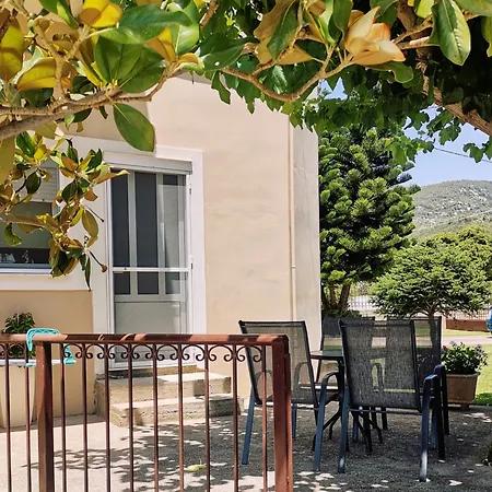 Apartamento Great With A Yard Politiká